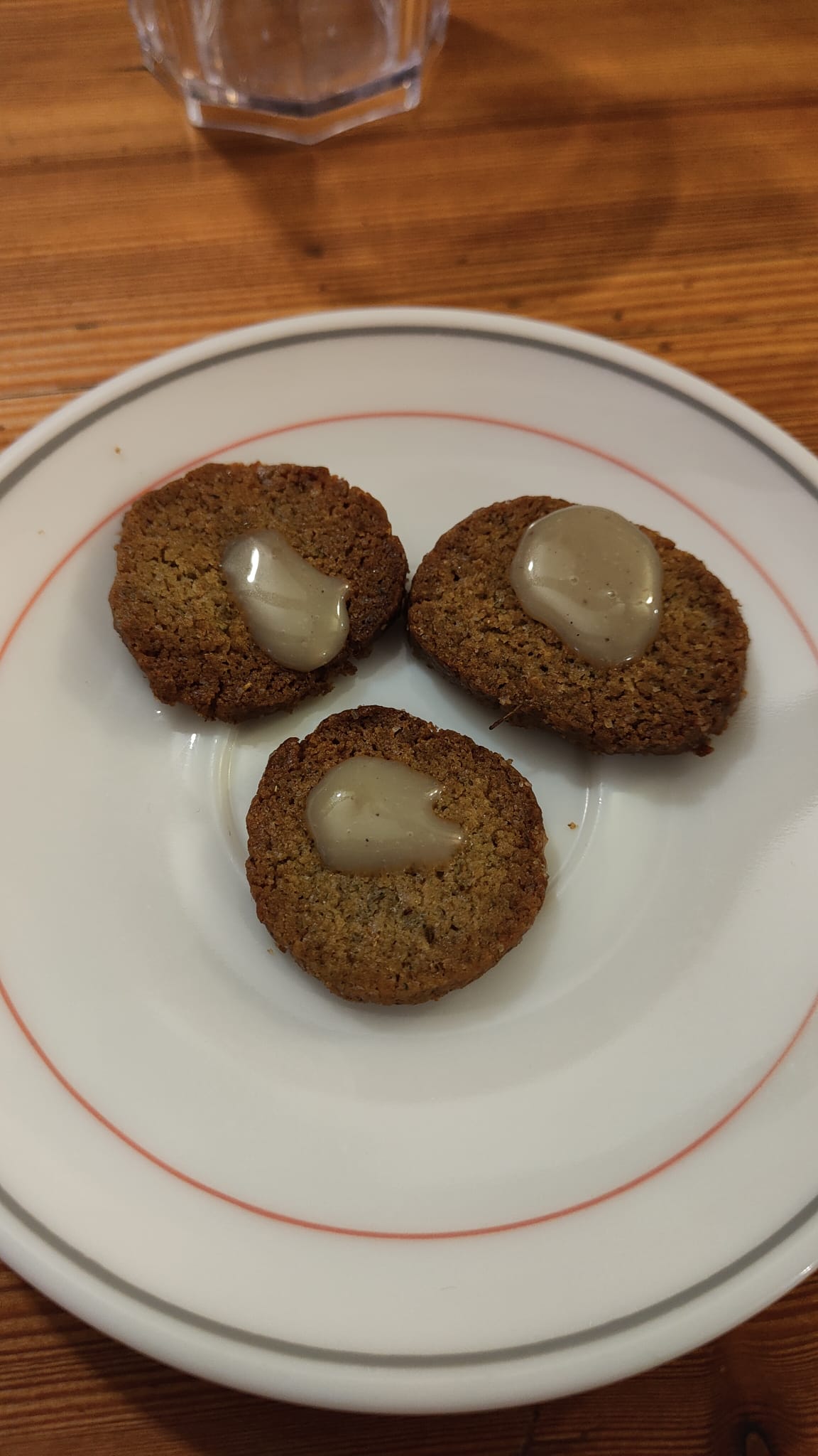 Sablés au mélilot avec une ganache d’absinthe