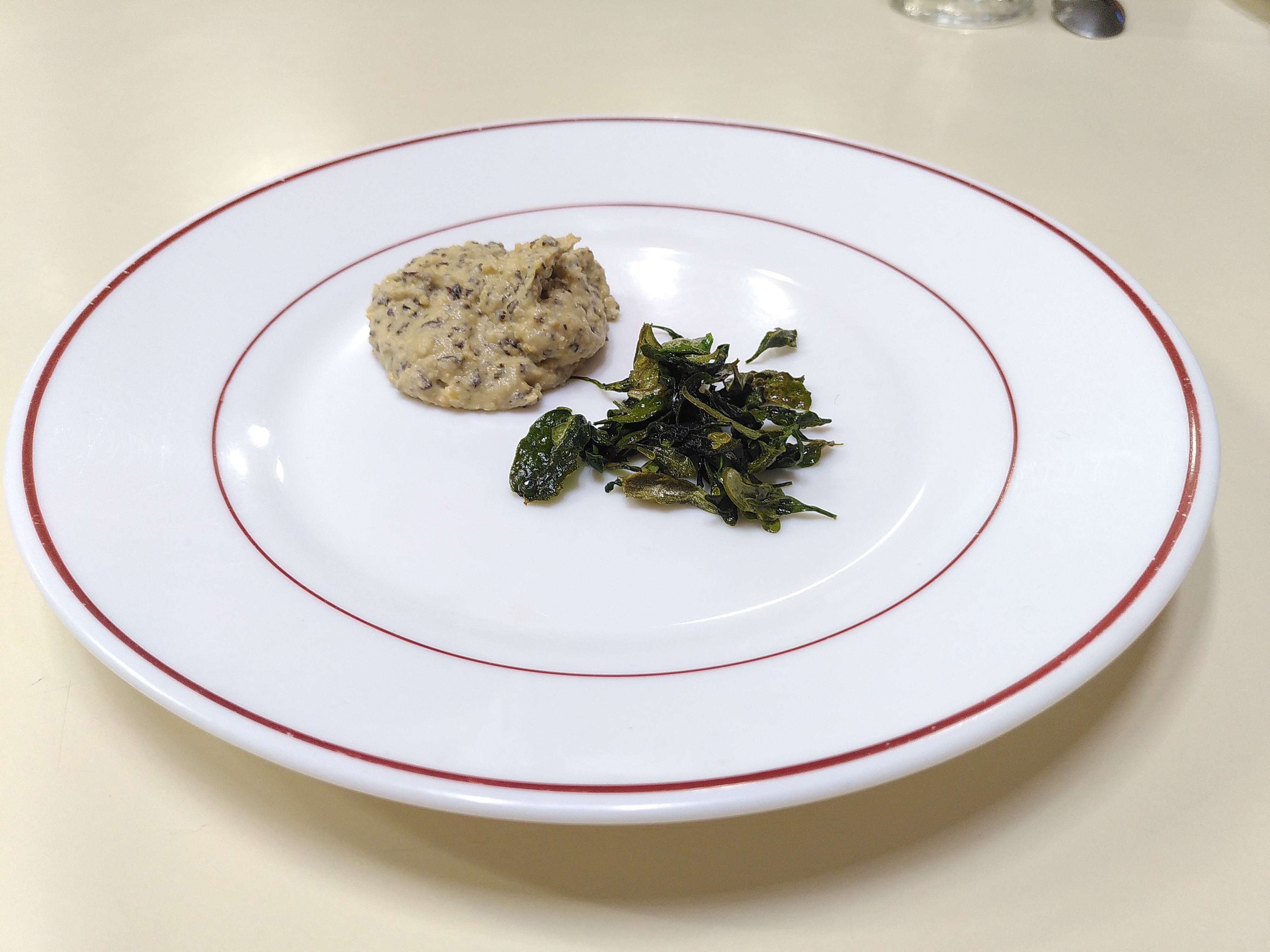 Chips d’obione et houmous de truffe de mer